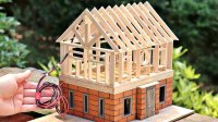 ساخت خانه مینیاتوری با آجر کوچک و ضایعات چوب