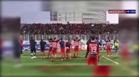 لحظه تشویق بازیکنان و هواداران پس از برد شیرین نساجی