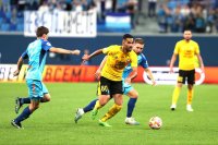 خلاصه بازی زنیت 4 - سپاهان 1