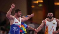 کشتی آزاد قهرمانی جهان، پرویز هادی گام اول را محکم برداشت