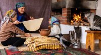 آشپزی روستایی پخت نان سنتی آذربایجان در تنور هیزمی