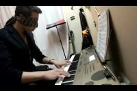 چالش پیانو زدن با چشمان بسته