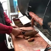 اجرای موسیقی با ساطور