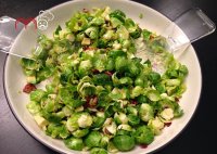 طرز تهیه سالاد کلم بروکسل با بیکن گوشت (میرزاشف)