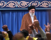 رهبر انقلاب : خواسته های غرب حد یقف ندارد