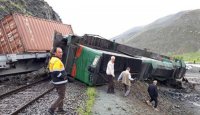 قطار باری ایران - ترکیه در خوی بر اثر ریزش کوه واژگون شد