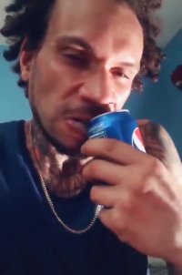 روش صحیح باز کردن در نوشابه!