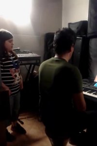 شعر من قلام قمرم ازمن با آهنگ