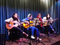 آموزش گیتار پاپ در آموزشگاه موسیقی گام کرج