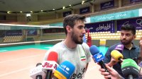 پوریا حسین‌خانزاده دریافت کننده قدرتی تیم ملی والیبال مردان در جمع اصحاب رسانه