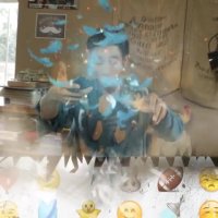 خلاقیت زچ کینگ - دست بردن تو استیکرها