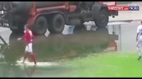 فوتبال در شرایط بد آب و هوایی