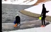 شنا کردن در آبهای یخ زده دریاچه تار