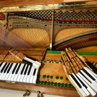 بازسازی ، تعمیر و کوک و رگلاژ پیانو 09125633895