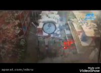 لحظه وقوع زلزله در سلماس آذربایجان غربی از زاویه دوربین مداربسته یک فروشگاه