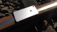 تست " آیفون 7 " زیر قطار
