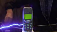 تست مقاومت نوکیا 3310 قدیمی در برابر جریان برق یک میلیون ولتی
