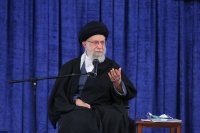 رهبر انقلاب: حادثه تروریستی شاهچراغ موجب رسوایی آمریکایی‌های منافق شد