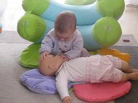 کودک و  انجام CPR روی عروسک