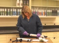 نحوه استفاده از چسب سوسیسی با گان مخصوص