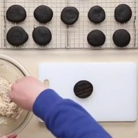 شیرینی با مغز اسنیکرز