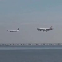 فرود همزمان 2 بوئینگ