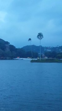 لحظات ملکوتی کنار دریاچه و معبد دندان بودا کندی