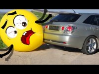 له کردن بادکنک های بزرگ زیر چرخ ماشین