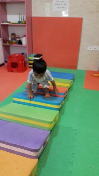 راه رفتن کودک 2 ساله میوپاتی بعد از 3 ماه کاردرمانی در کلینیک شفامهر تلفن 56351156