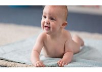 خواباندن نوزاد روی شکم، درست یا غلط؟