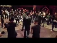 مراسم عزادرای امام حسین(ع) در آمریکا به همراه تصویر شهید حججی