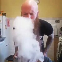 ریشی که دود میکنه!