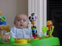 نی نی میترسه