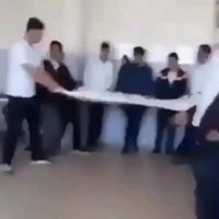 یه شوخی معمولی در مدرسه پسرونه