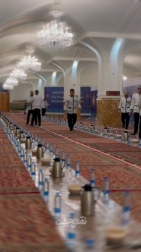 حال و هوای خادمان مهمانسرای حضرت هنگام پخت غذا جهت پذیرایی از زائران روزه دار