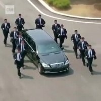 اسکورت عجیب خودروی «کیم جونگ اون»