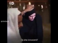 زن متهم به دزدی باید تکه آهن گداخته را لیس بزند!