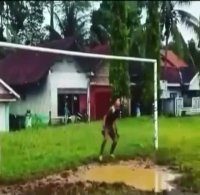 تمرینات دروازه بانی در گل و لای