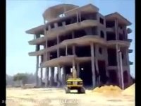 حادثه ناگوار در حال تخریب کردن ساختمان