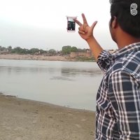 دیگه نگران تنهایی و سلفی گرفتن نباشید !