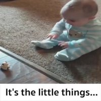 ذوق بچه کوچولو با اسباب بازی