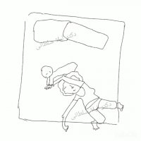 وضعیت خوابیدن یک مادر در شب!