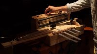 نواختن موسیقی با دستگاه عجیب