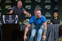 آشوب به پا شدن در کنفرانس خبری کانر مک کرگور