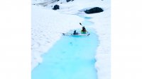 قایقرانی در یخچال های یخ