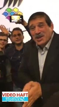 سلفی و دست‌بوسی عباس جدیدی در آخرین جلسه شورای شهر تهران