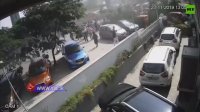 سقوط ناگهانی یک ماشین از آسمان