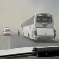 ورود به طوفان و خارج کردن اتوبوس از طوفان شن