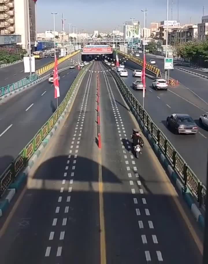 خیابان آزادی تهران در صبح آخرین روز بهار 1404