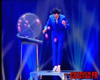 حرکات نمایشی جالب با توپ